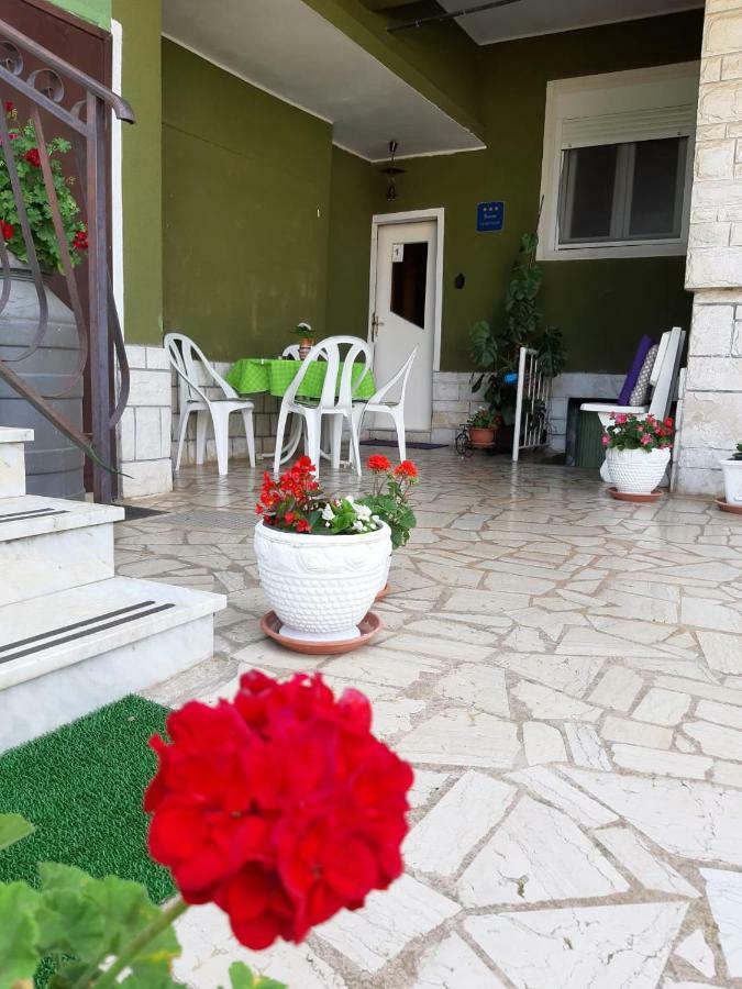 דירות אומאג App Veselica מראה חיצוני תמונה